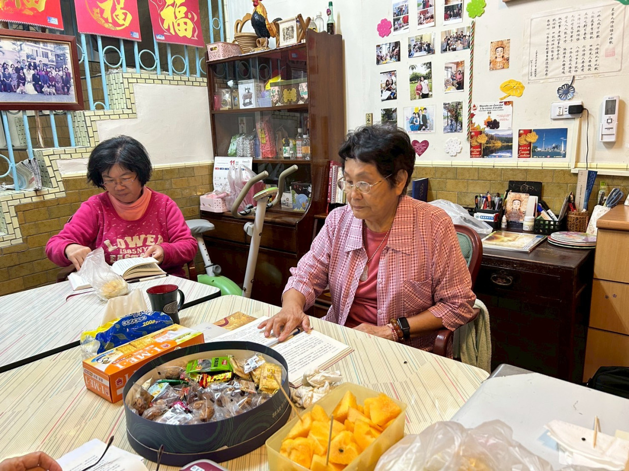 LINE_ALBUM_20251127拱辰讀書會_251204_1