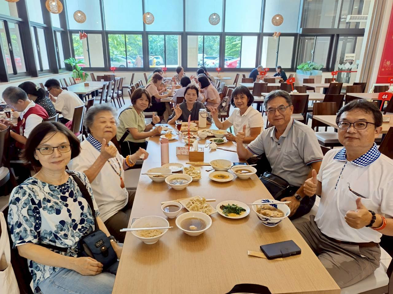 LINE_ALBUM_2025928自在讀書會_250928_7