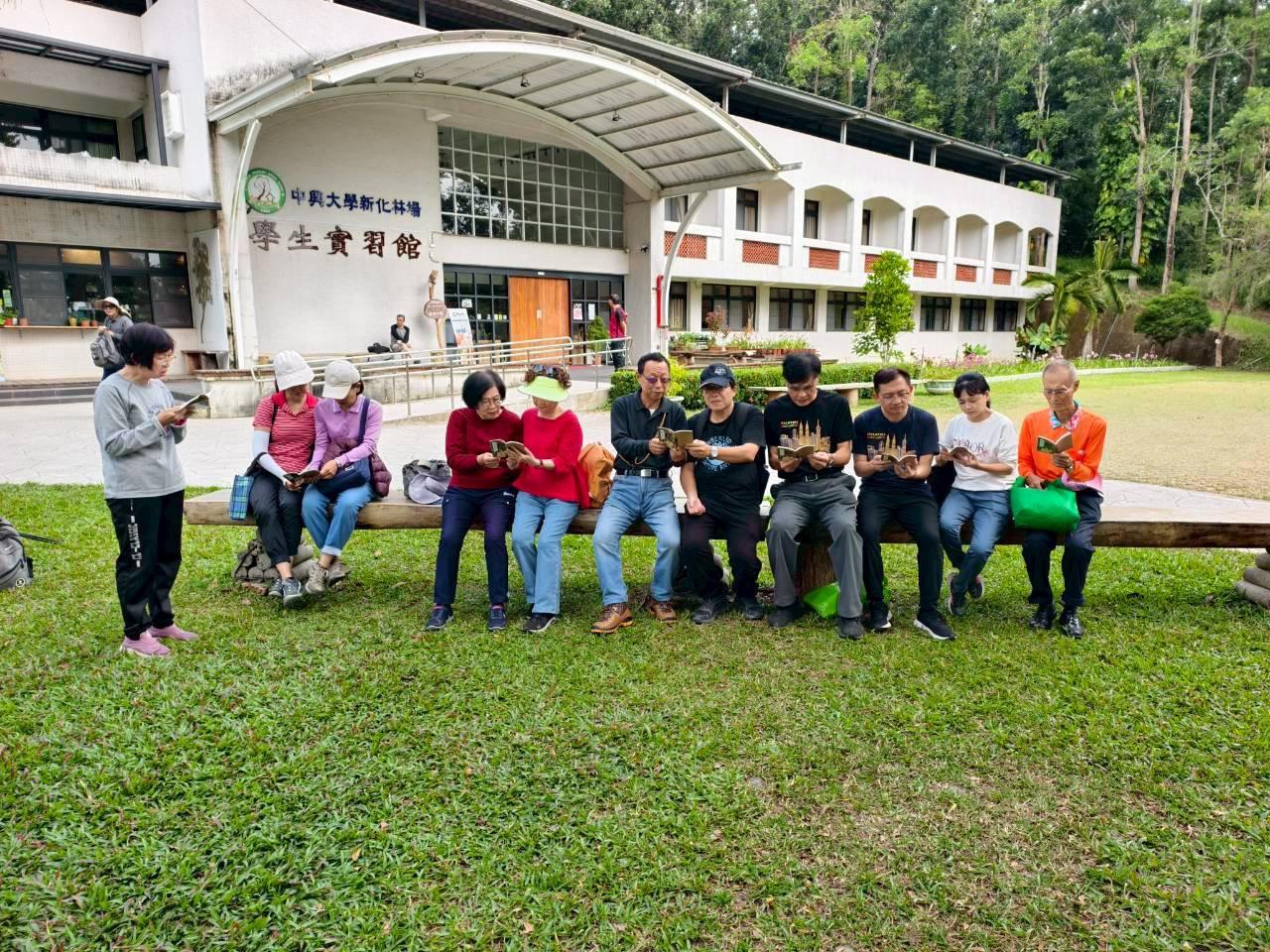 LINE_ALBUM_20251129中興林場一日遊及讀書會_251203_19