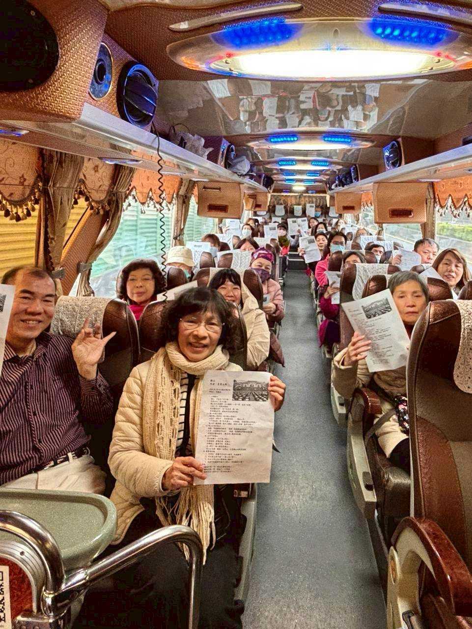 LINE_ALBUM_220讀書會，朝山，帶領人：簡麗香_260311_1