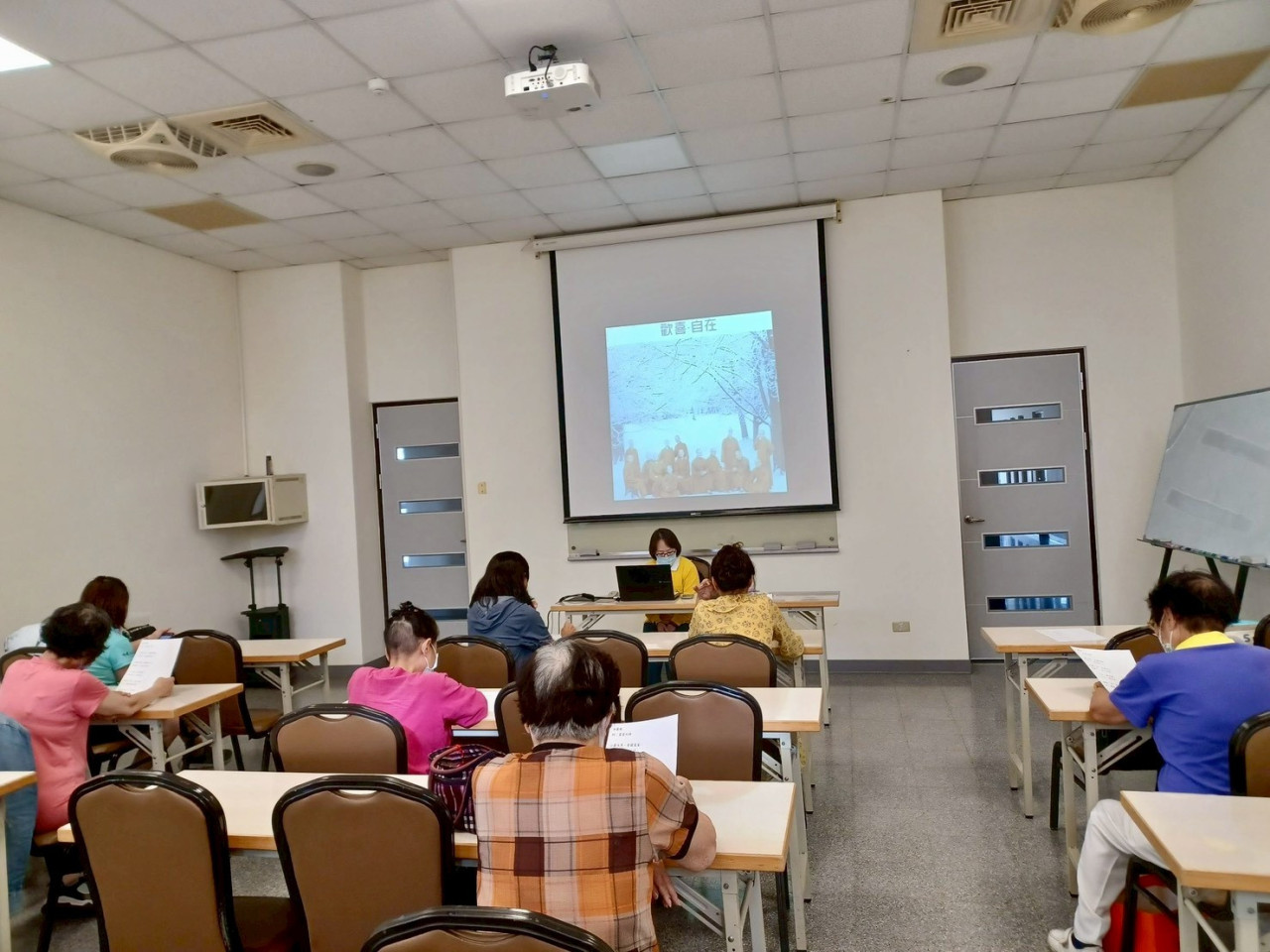 LINE_ALBUM_2025.10.20.法華讀書會_251020_1